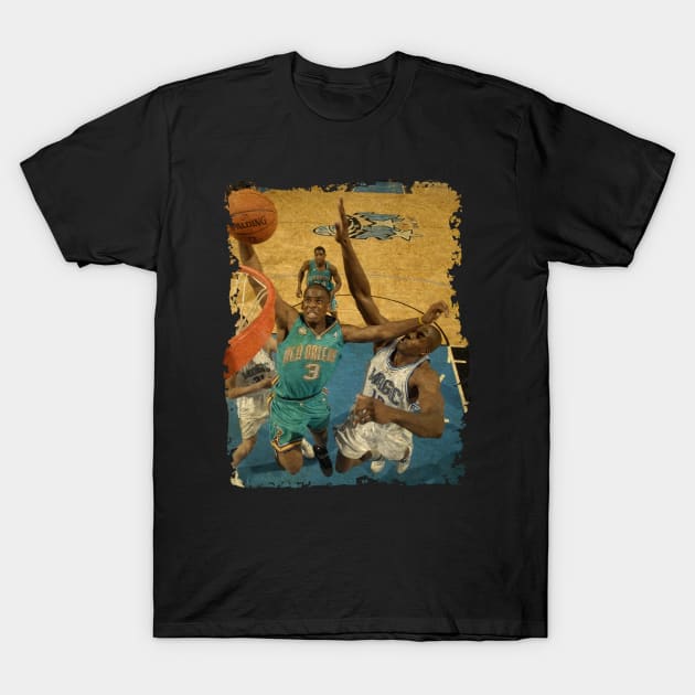 Young Chris Paul Dunking on Dwight Howard T-Shirt by Omeshshopart